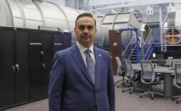Bakan Kacır NASA’nın uzay merkezini ziyaret etti