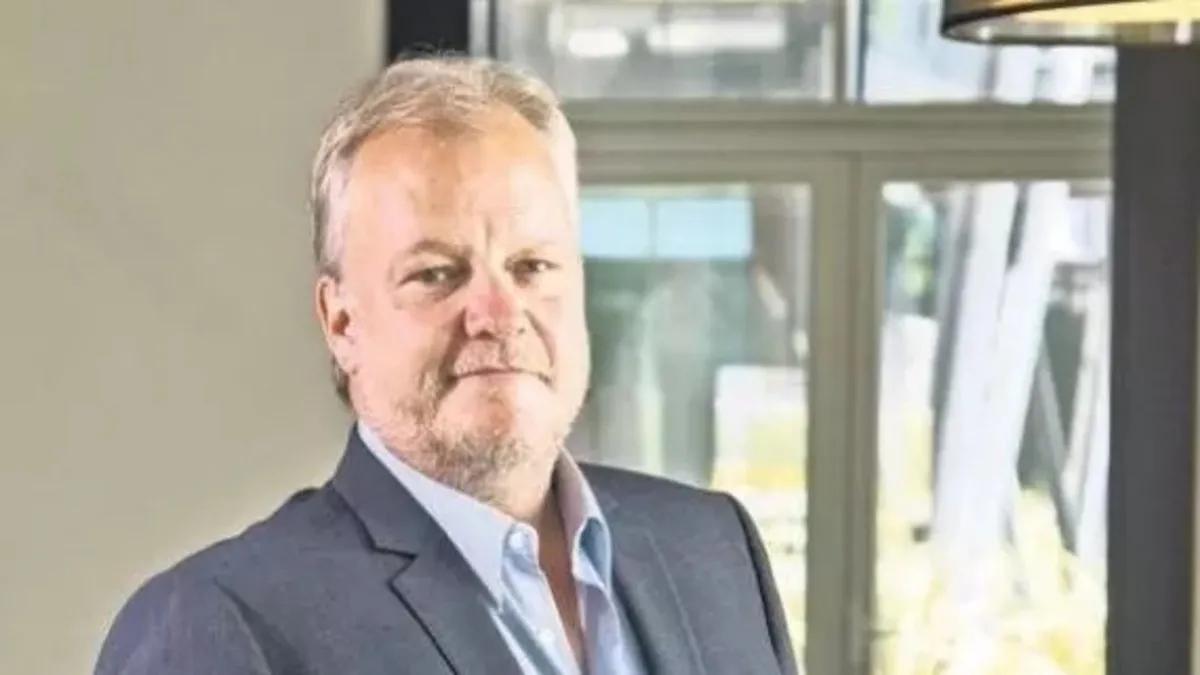 Ünlü iş insanı Metin Şen artistliğe soyundu! İlk filminde afiş kavgası çıkardı