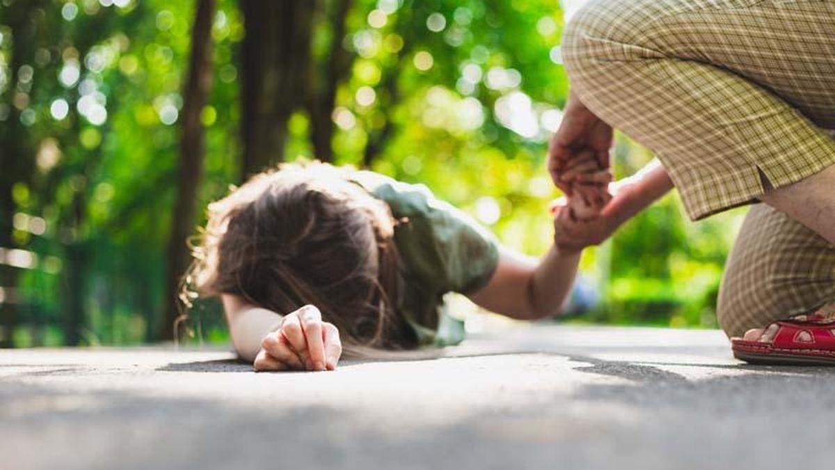 Epilepsi nöbeti geçiren kişiye sakın bunu yapmayın! Doğru ilk yardım nasıl olmalı?